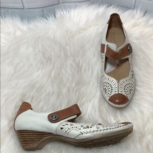 Citygate White Perforated Leather Heels Sz 38/7.5